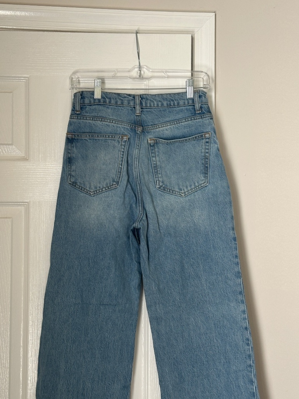Reformation Wilder High Rise Wide Leg Cropped Jeans Dillon Light Wash Size 26 - Picture 5 of 10